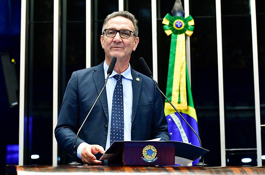 Senador Lucas Barreto garante R$ 8 milhões para iluminação pública em&nbsp;Macapá